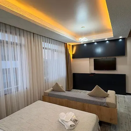 Hotel Perla Suites Hotel 4*